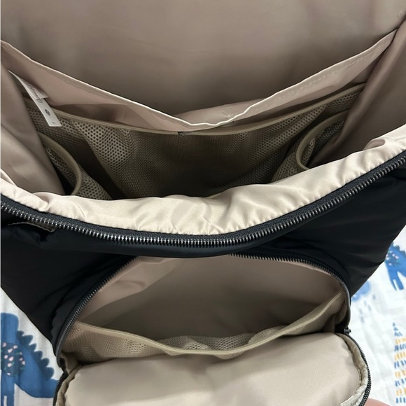 lululemon new parent backpack - Picture 5 of 9
